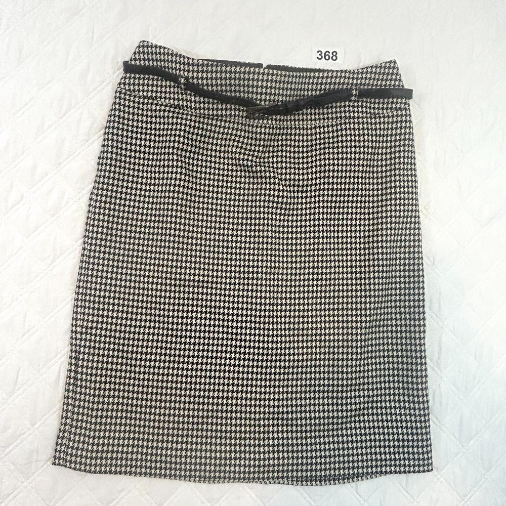 White House Black Market Pencil Skirt Size 14 Black and White Houndstooth